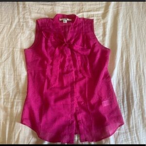 Pink sleeveless blouse with tie-front